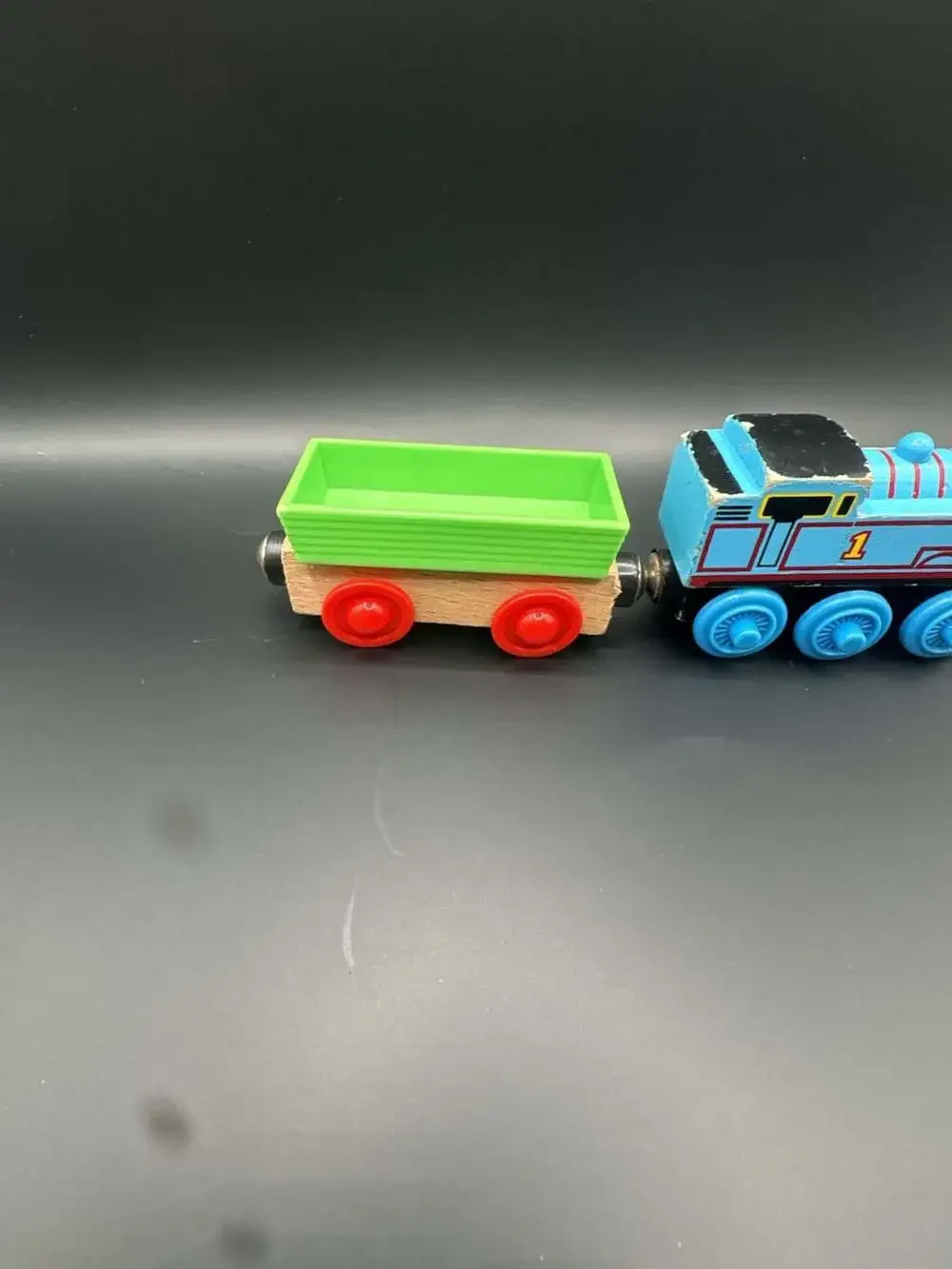 Thomas & Friends Wooden Railway Thomas the Tank Engine with Green Cargo Wagon
